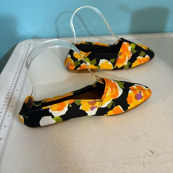 Unisa women’s canvas orange floral print ballet  flats in size 6.5 - Picture 4 of 7